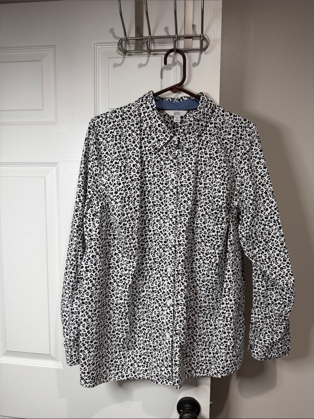 croft & barrow Black and White Floral-Print Button-Down Shirt